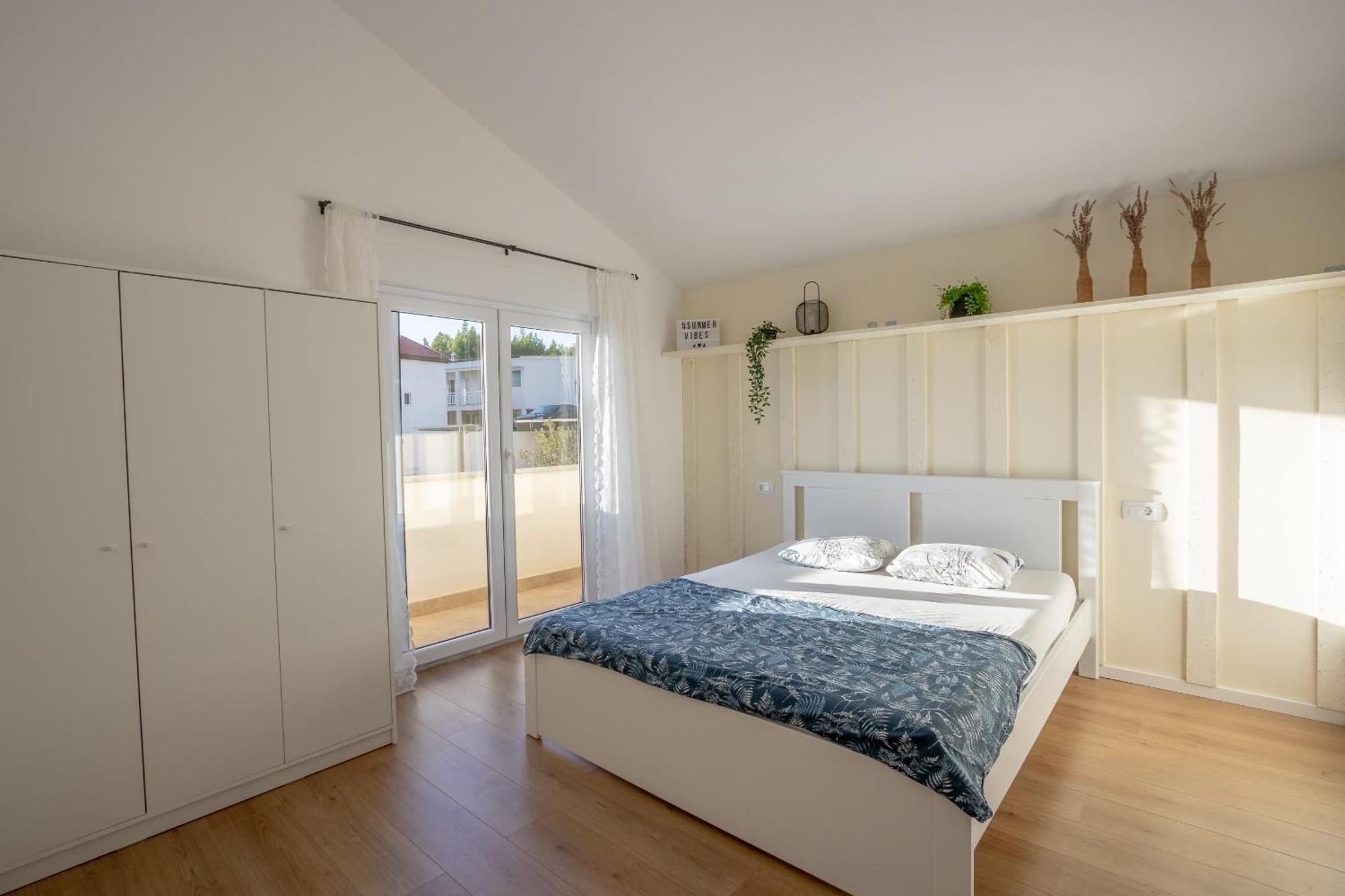 Apartman Rojo Apartment โอมิช ภายนอก รูปภาพ