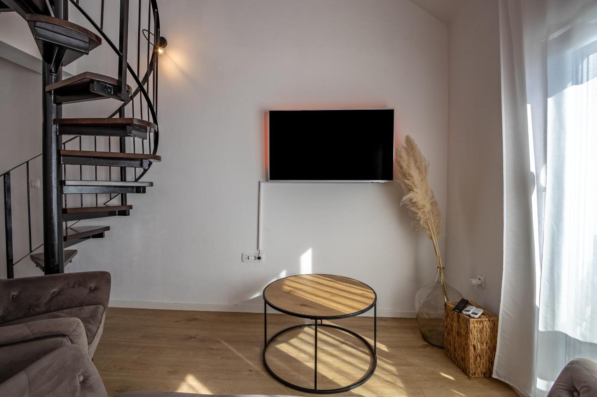 Apartman Rojo Apartment โอมิช ภายนอก รูปภาพ